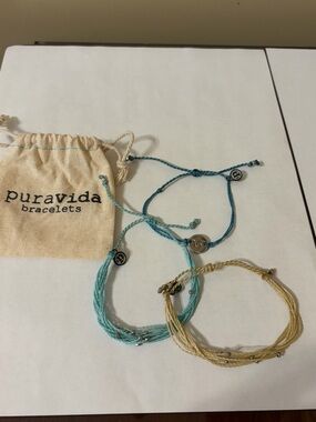 NWOT lot of 3 PuraVida bracelets with bag light blue wave bracelet